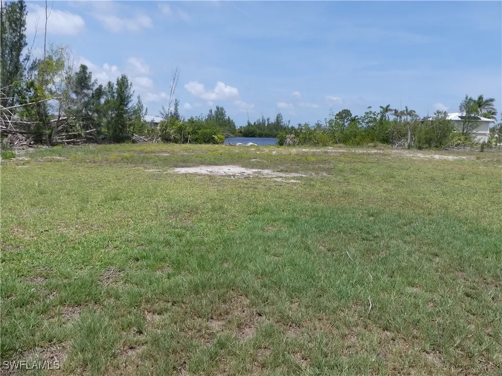 2753 Mangrove Street St. James City FL 33956
