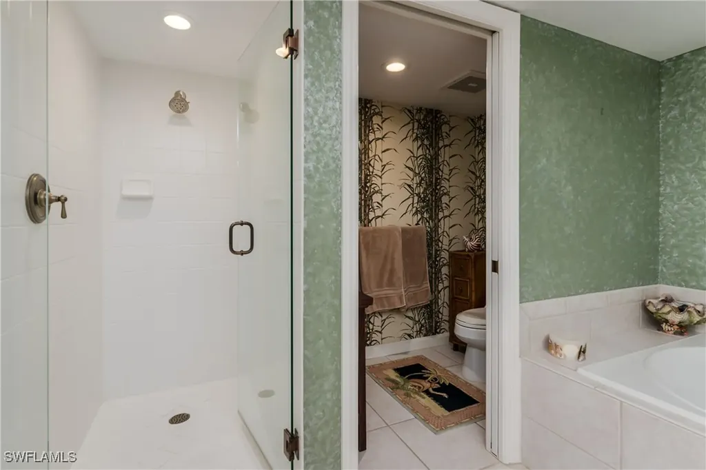 6849 Grenadier Boulevard Naples FL 34108