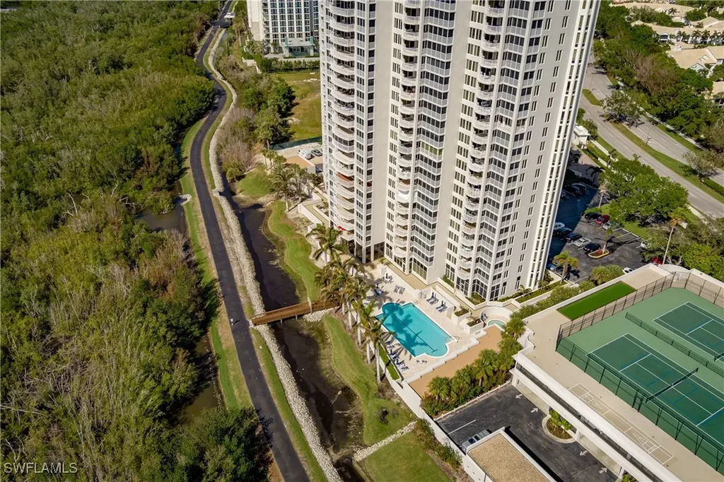 6849 Grenadier Boulevard Naples FL 34108