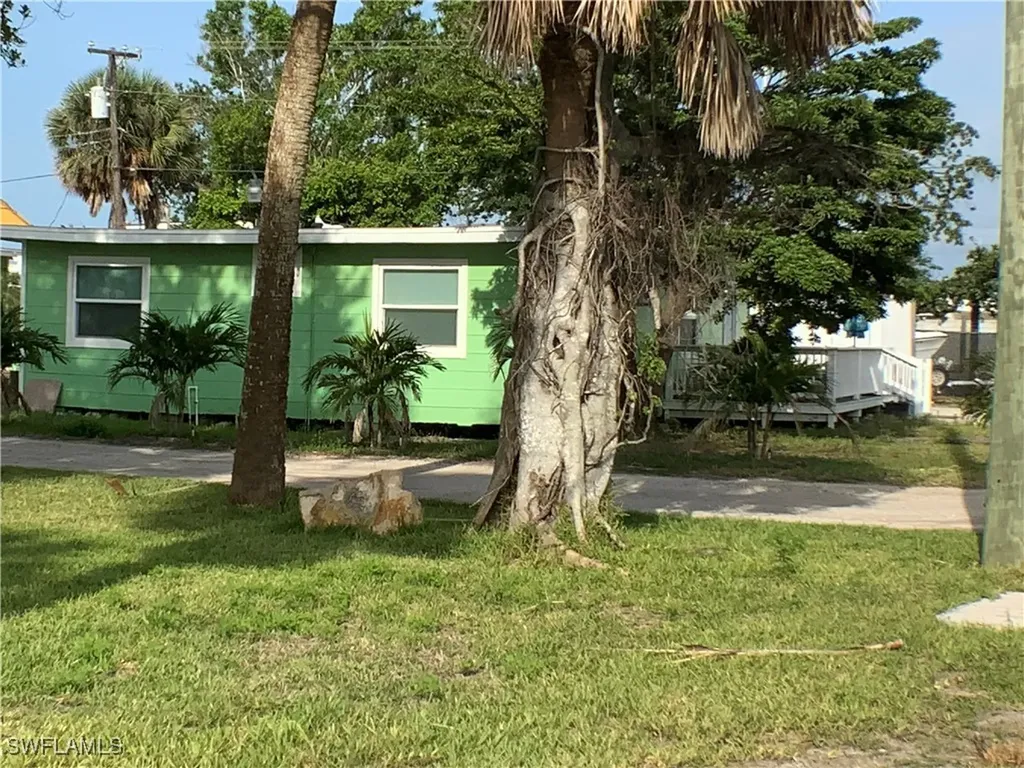 1180 Main Street Fort Myers Beach FL 33931