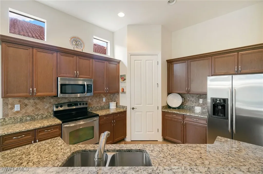6492 Caldecott Drive Naples FL 34113