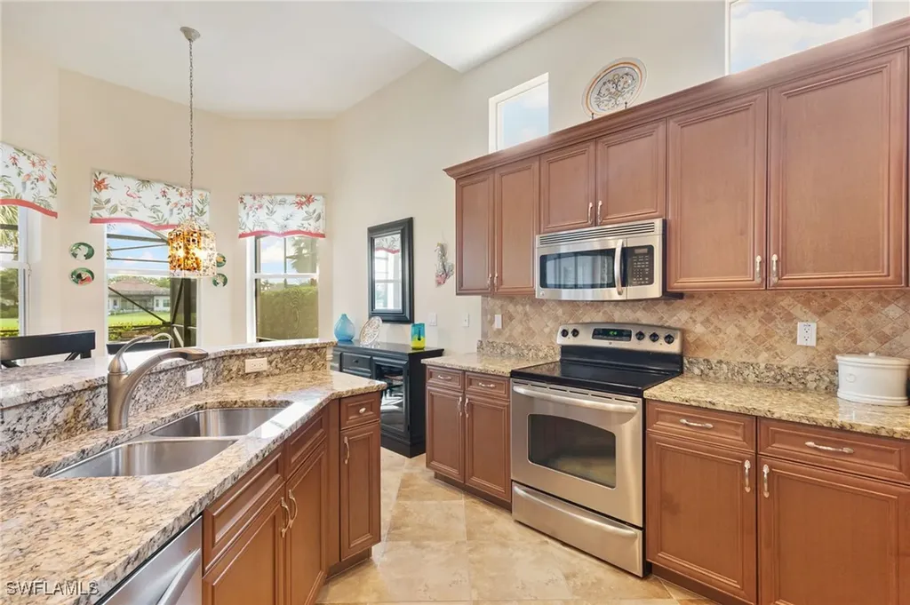 6492 Caldecott Drive Naples FL 34113