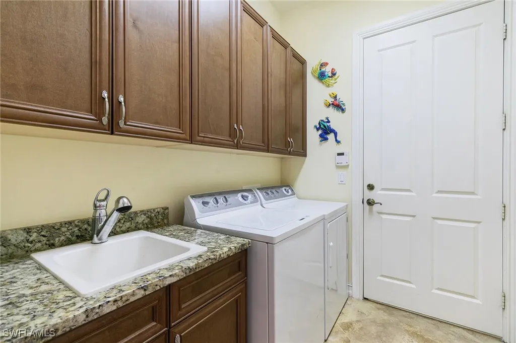 6492 Caldecott Drive Naples FL 34113