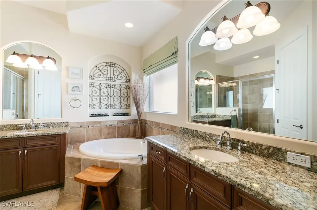6492 Caldecott Drive Naples FL 34113