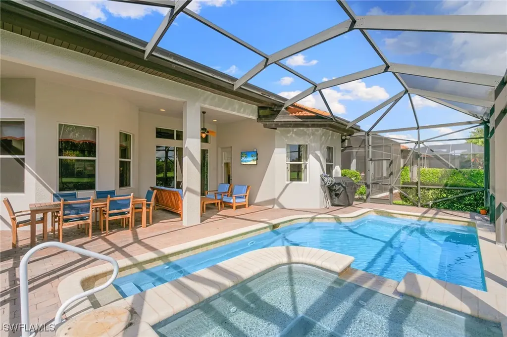 6492 Caldecott Drive Naples FL 34113