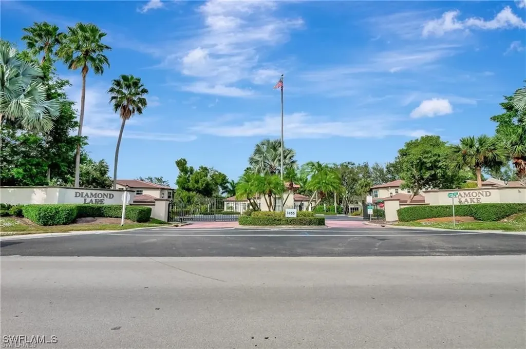 300 Diamond Circle Naples FL 34110