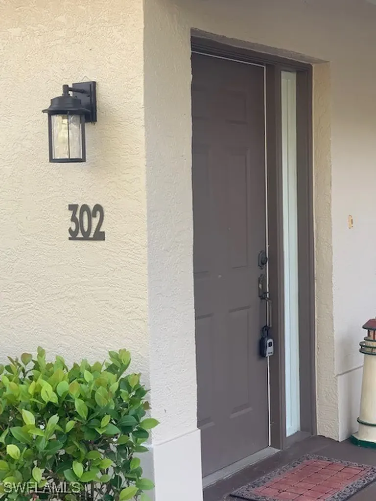 300 Diamond Circle Naples FL 34110