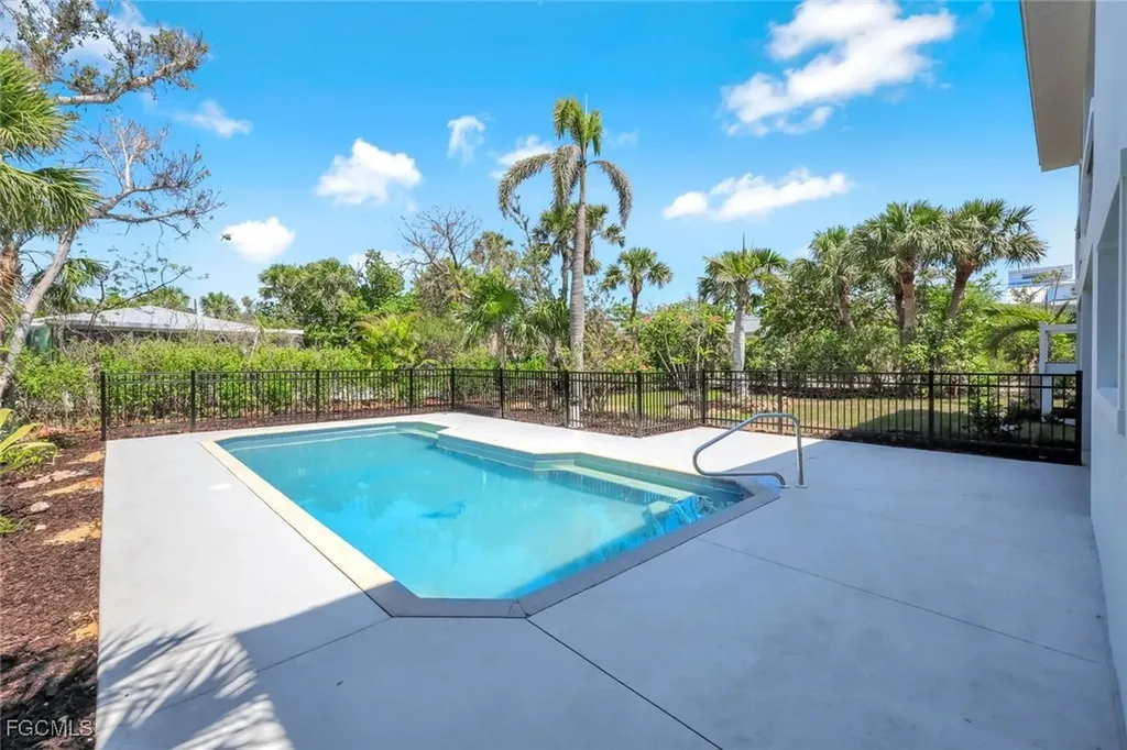 742 Nerita Street Sanibel FL 33957