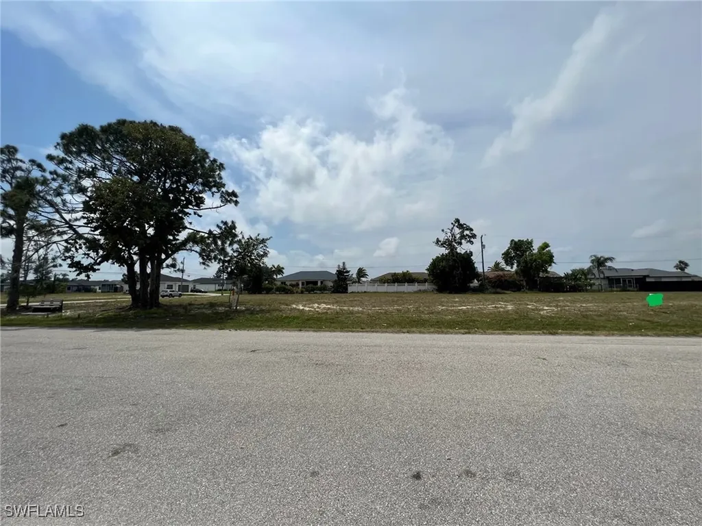 2712 SW 8th Place Cape Coral FL 33914