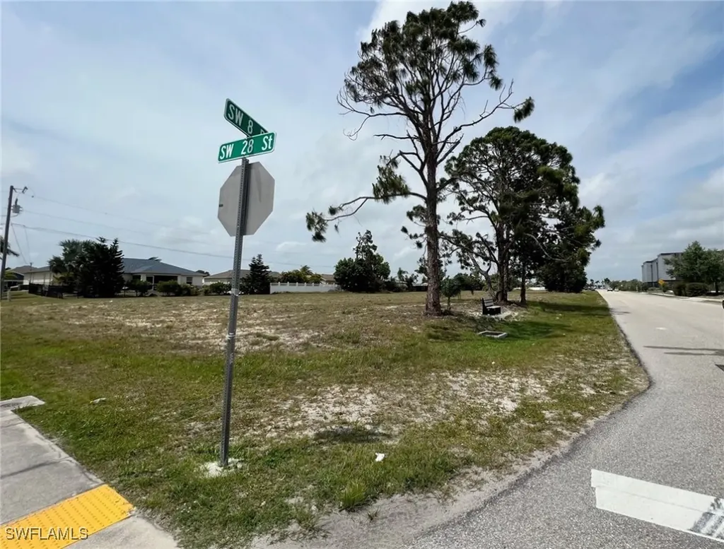 2712 SW 8th Place Cape Coral FL 33914