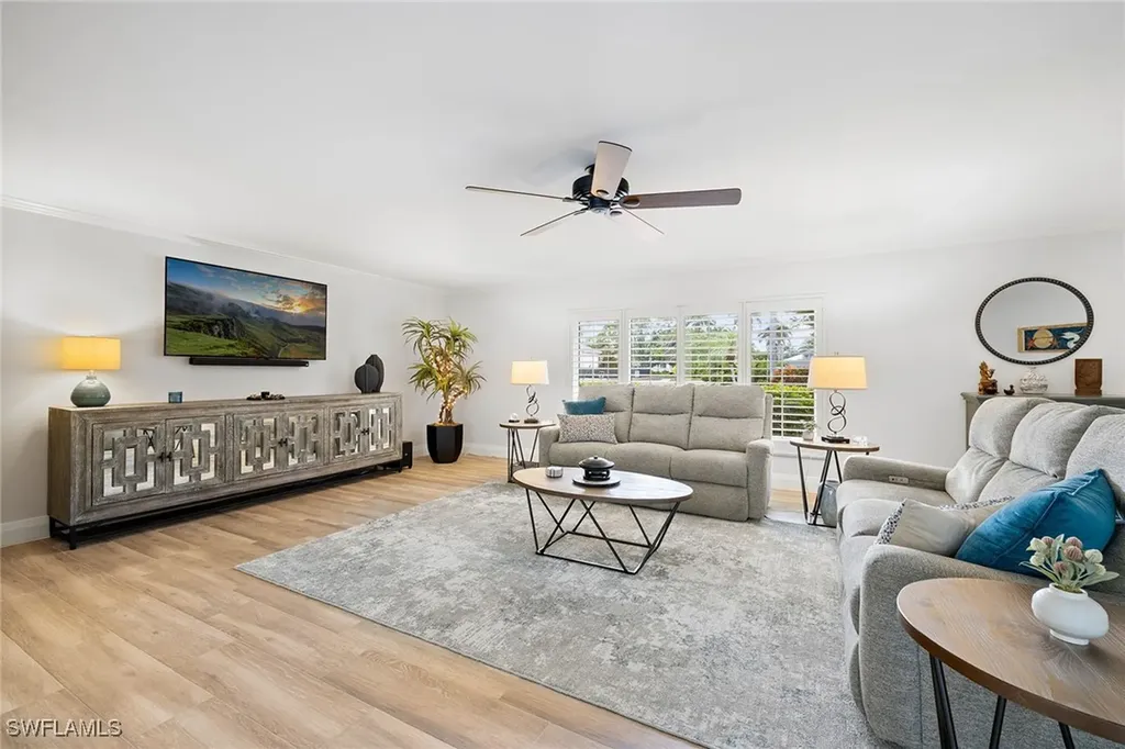 636 Park Shore Drive Naples FL 34103