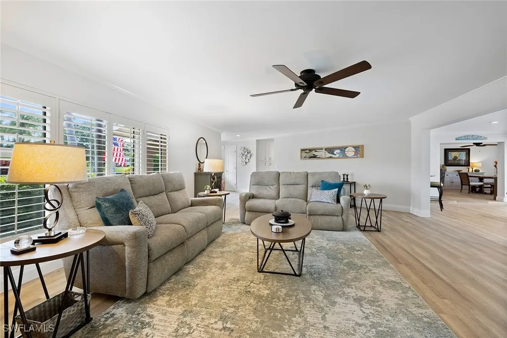 636 Park Shore Drive Naples FL 34103