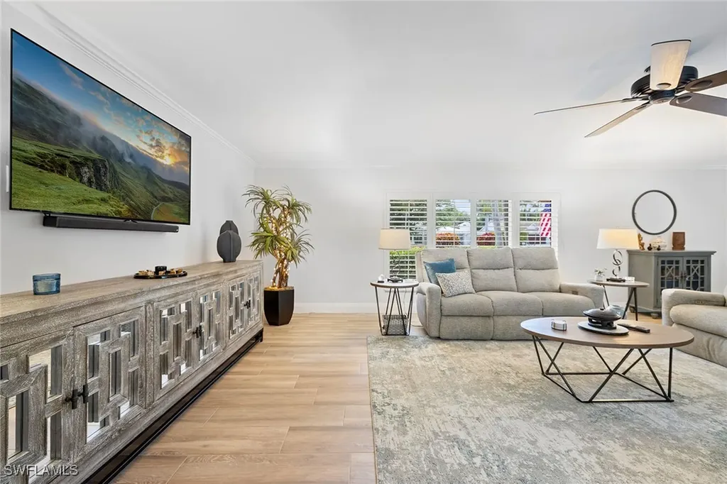 636 Park Shore Drive Naples FL 34103