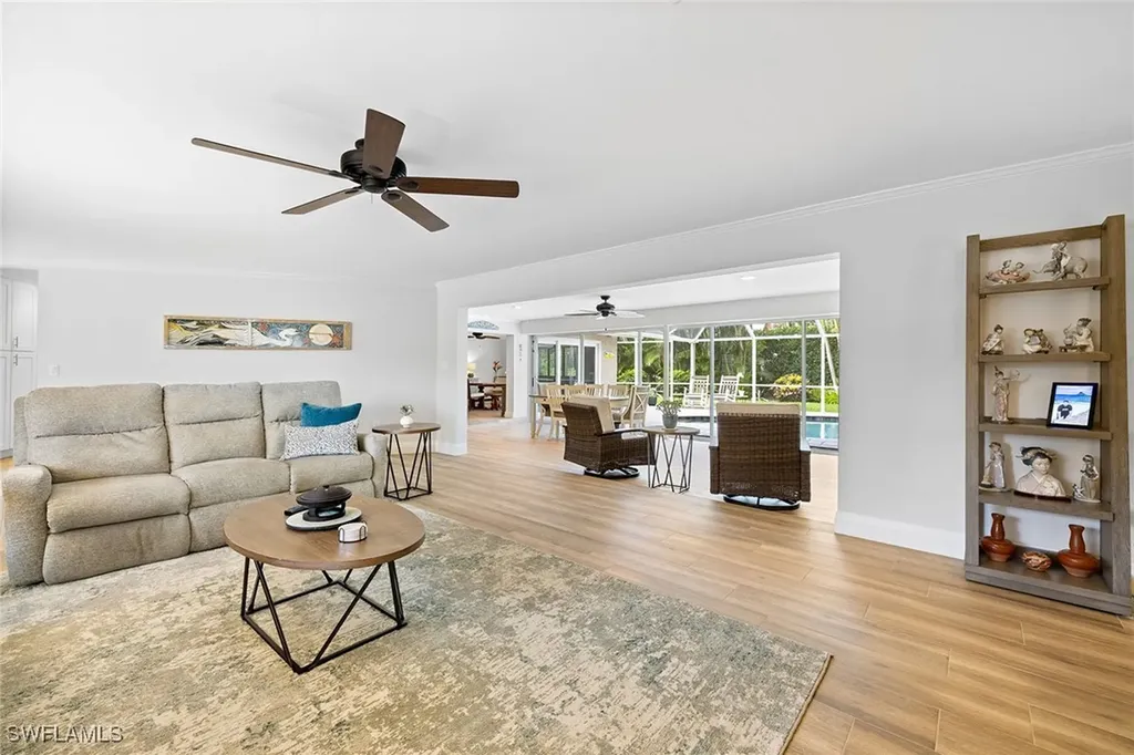 636 Park Shore Drive Naples FL 34103