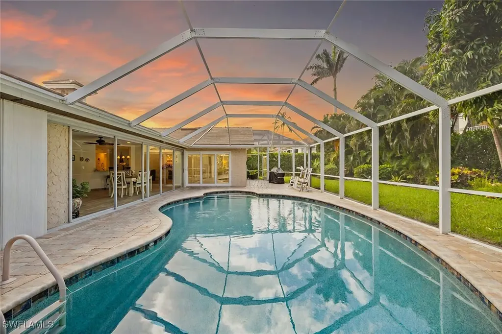 636 Park Shore Drive Naples FL 34103