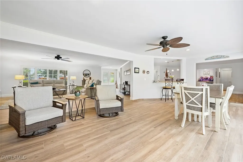 636 Park Shore Drive Naples FL 34103