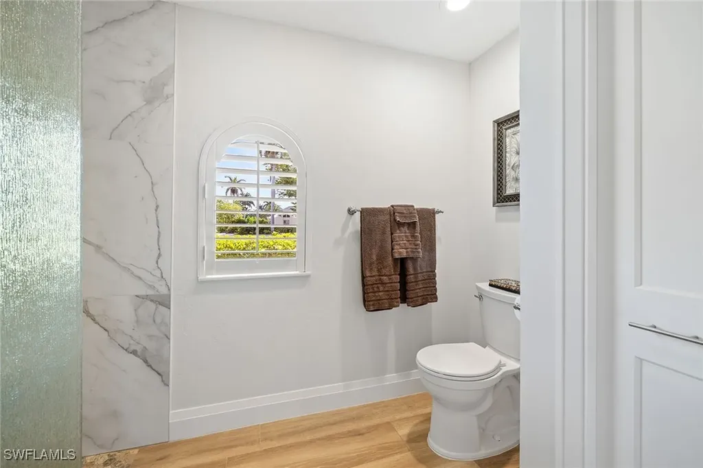 636 Park Shore Drive Naples FL 34103