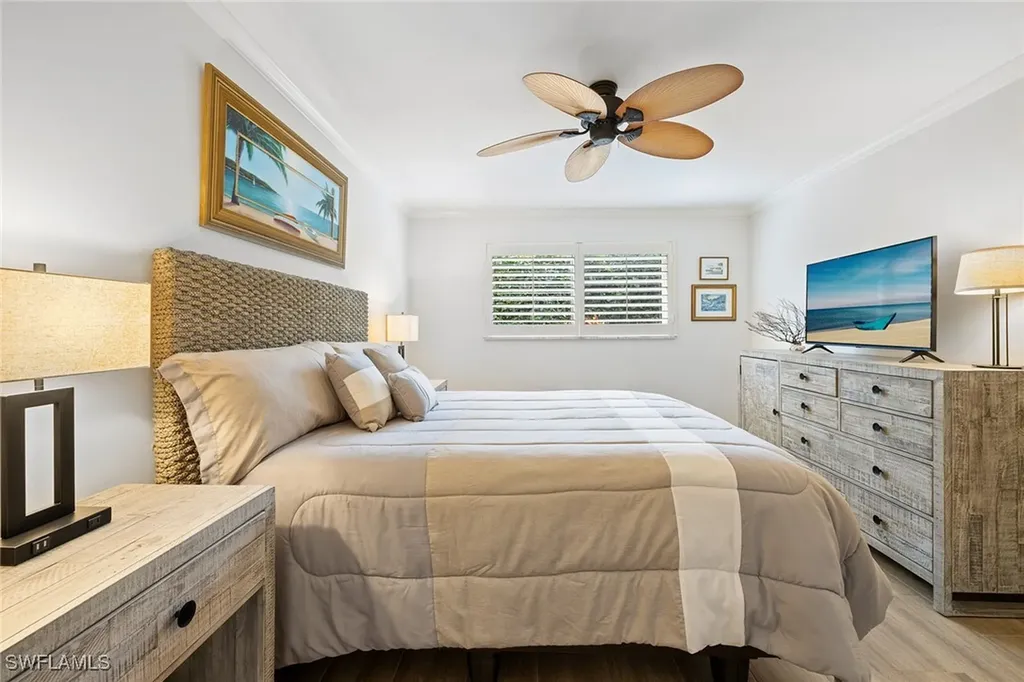 636 Park Shore Drive Naples FL 34103