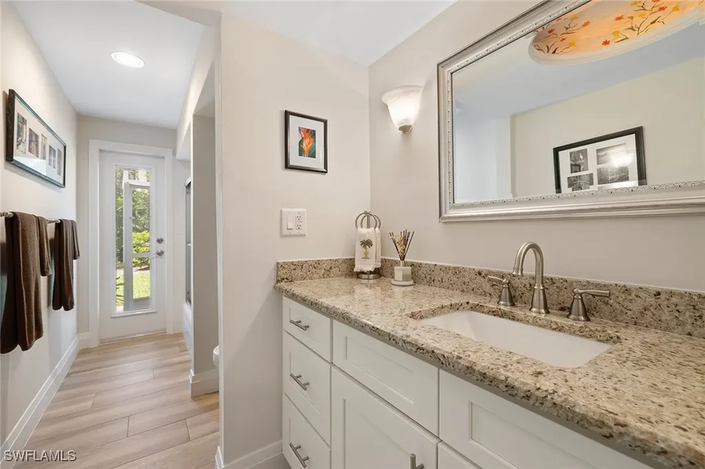 636 Park Shore Drive Naples FL 34103