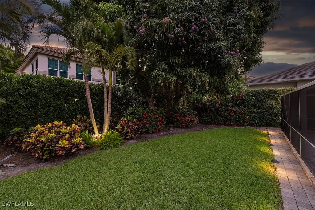 636 Park Shore Drive Naples FL 34103