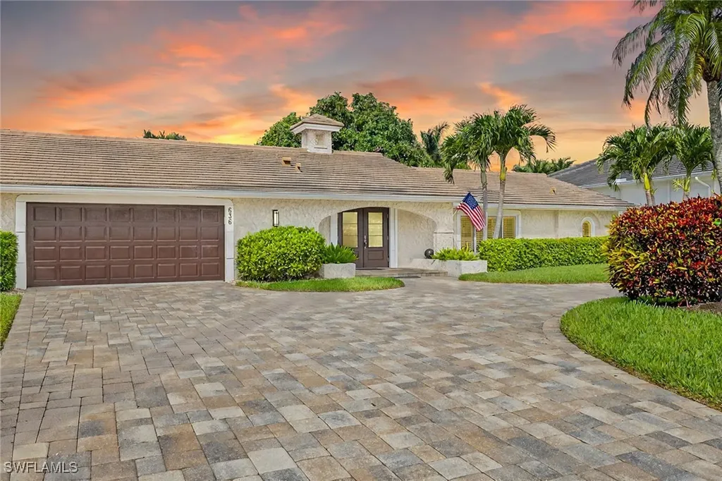 636 Park Shore Drive Naples FL 34103