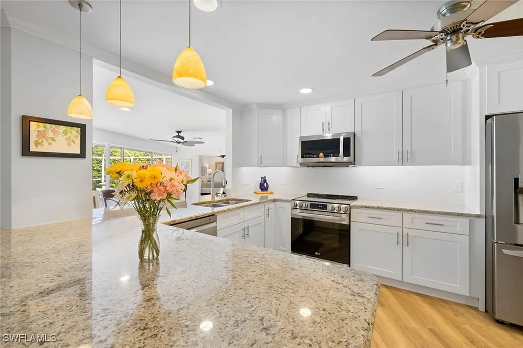 636 Park Shore Drive Naples FL 34103