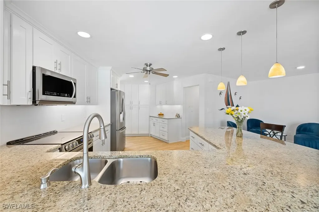 636 Park Shore Drive Naples FL 34103