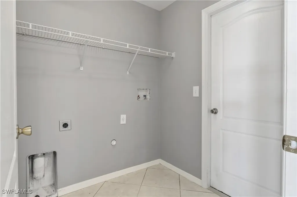 2903 NW 5th Place Cape Coral FL 33993