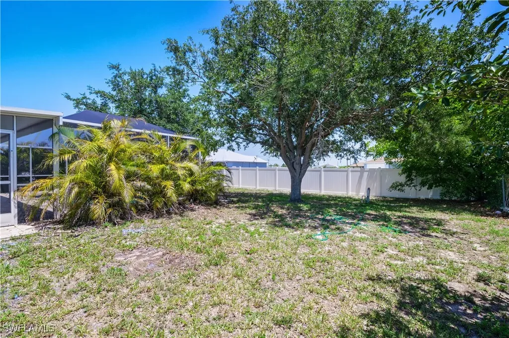 2903 NW 5th Place Cape Coral FL 33993