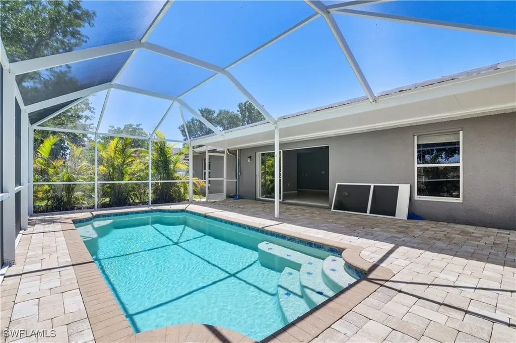 2903 NW 5th Place Cape Coral FL 33993