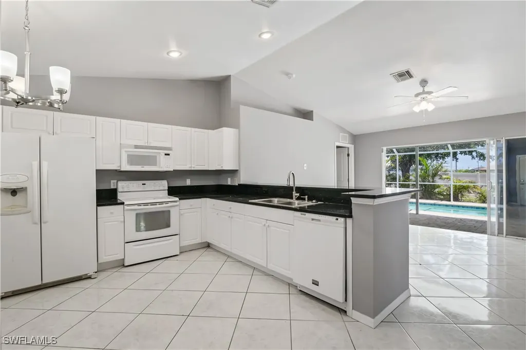 2903 NW 5th Place Cape Coral FL 33993