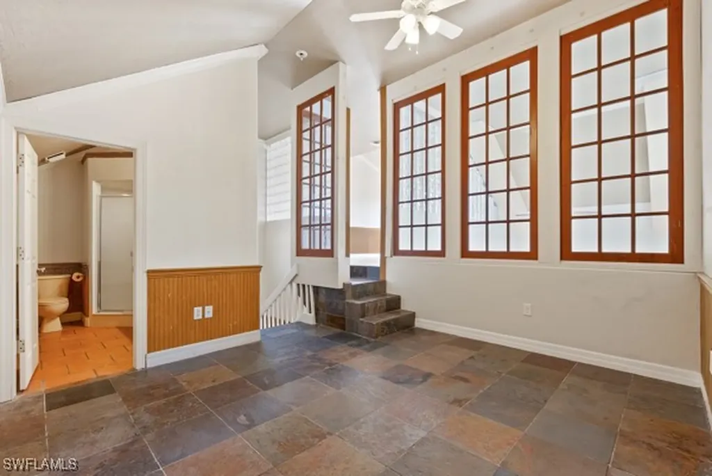 819 James Street Fort Myers FL 33916