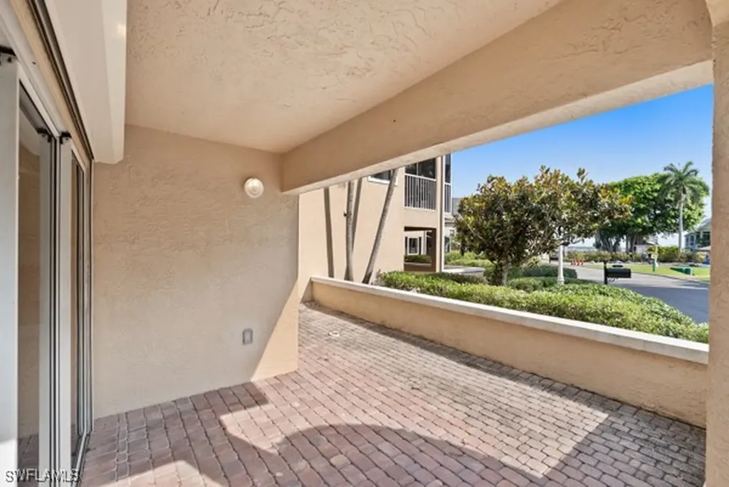 819 James Street Fort Myers FL 33916