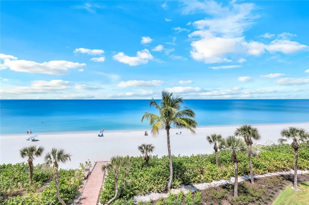 10475 Gulfshore Drive Naples FL 34108-2053