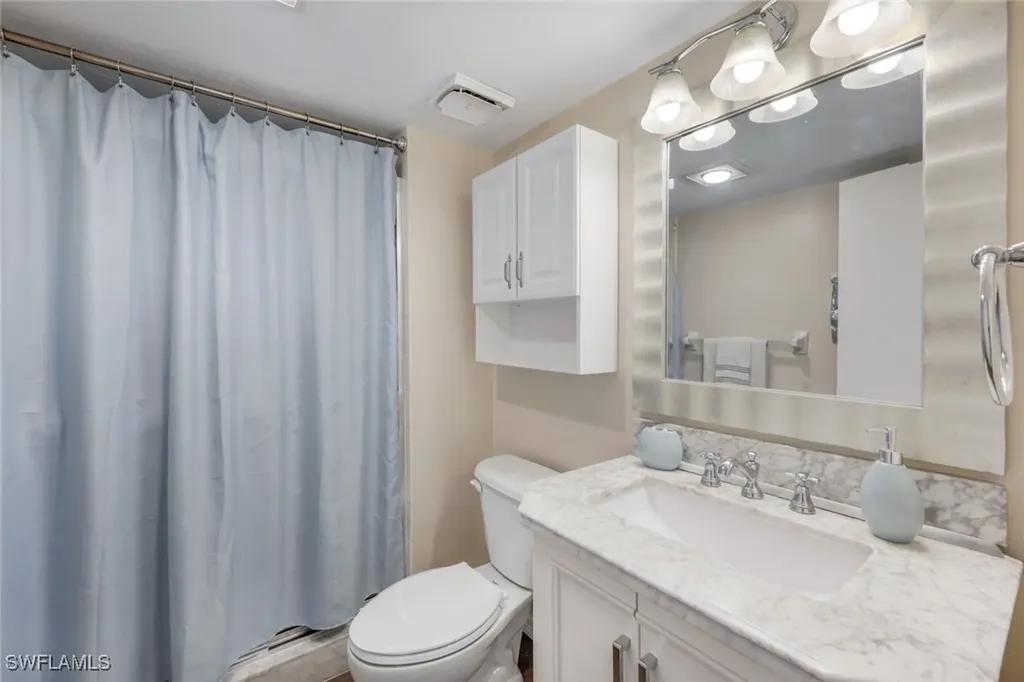 10475 Gulfshore Drive Naples FL 34108-2053