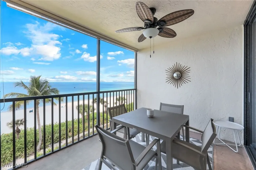 10475 Gulfshore Drive Naples FL 34108-2053