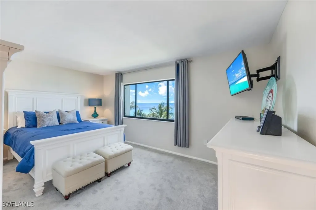 10475 Gulfshore Drive Naples FL 34108-2053