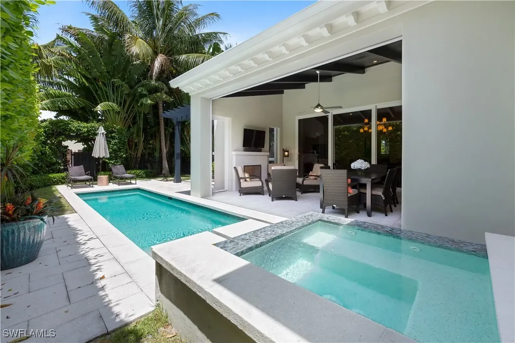 500 3rd Avenue N Naples FL 34102
