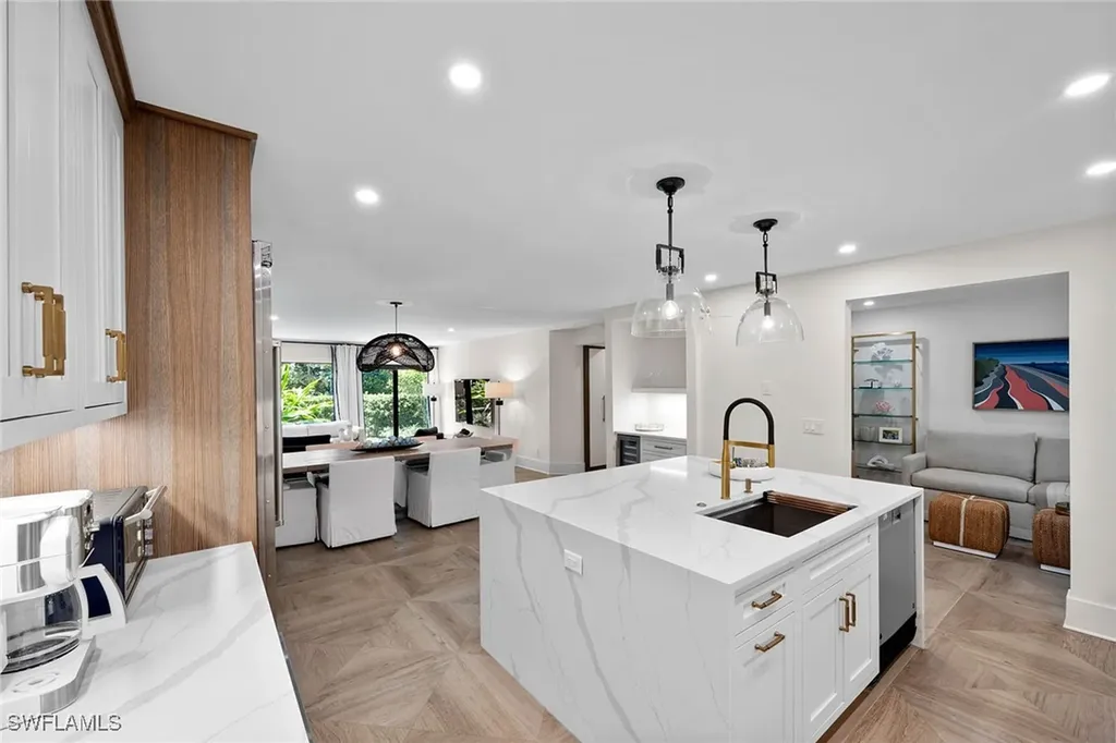 392 7th Avenue S Naples FL 34102