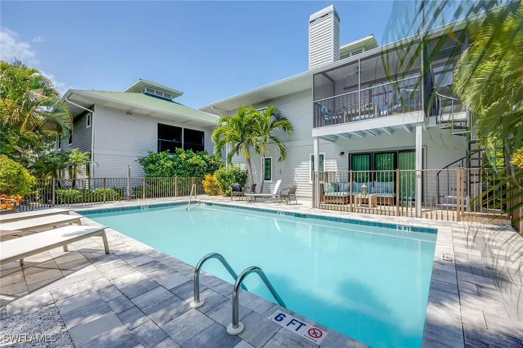 392 7th Avenue S Naples FL 34102