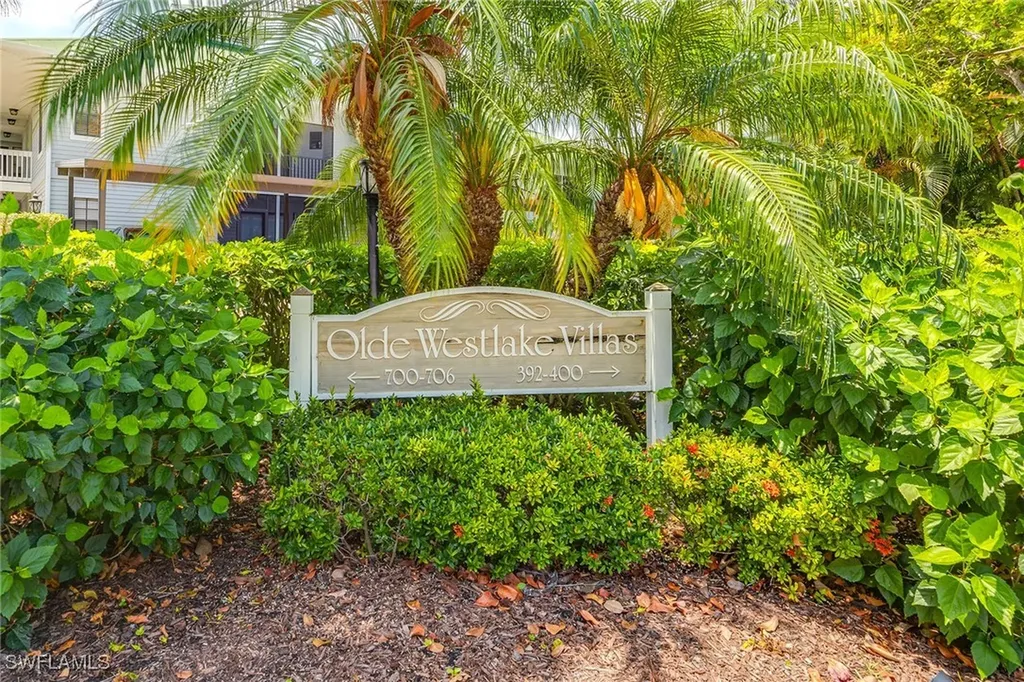 392 7th Avenue S Naples FL 34102