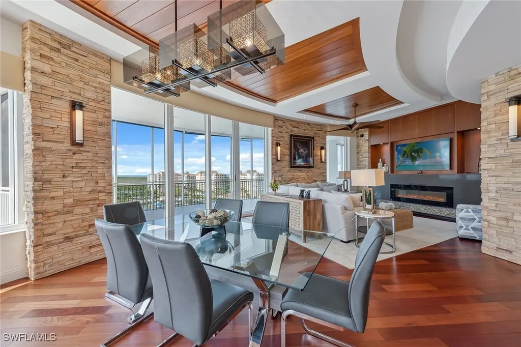 13675 Vanderbilt Drive Naples FL 34110