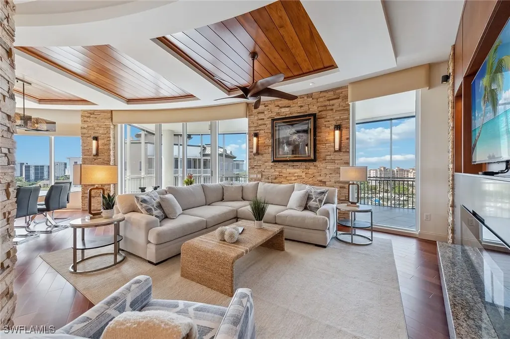 13675 Vanderbilt Drive Naples FL 34110