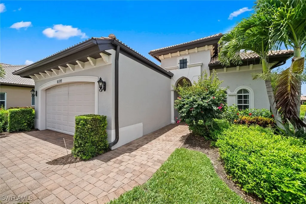 6597 Caldecott Drive Naples FL 34113