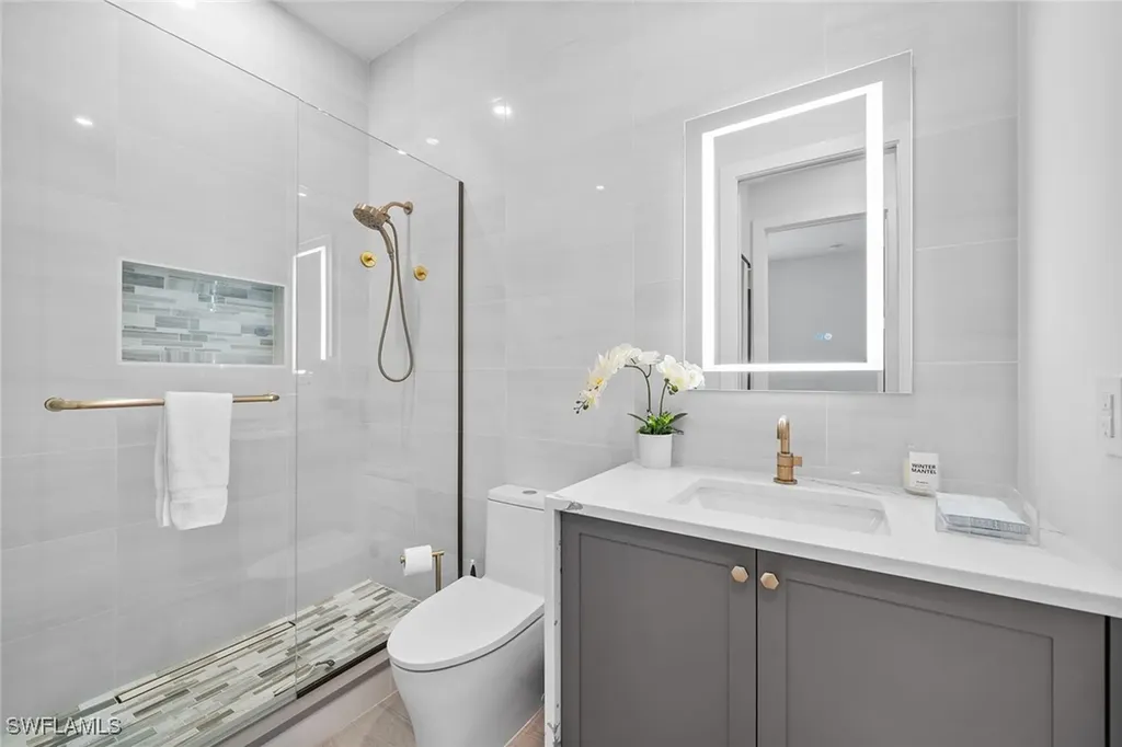 6597 Caldecott Drive Naples FL 34113