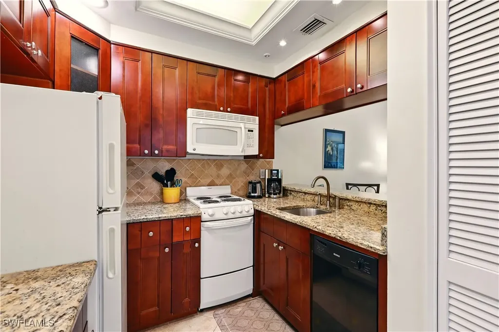 3323 Olympic Drive Naples FL 34105