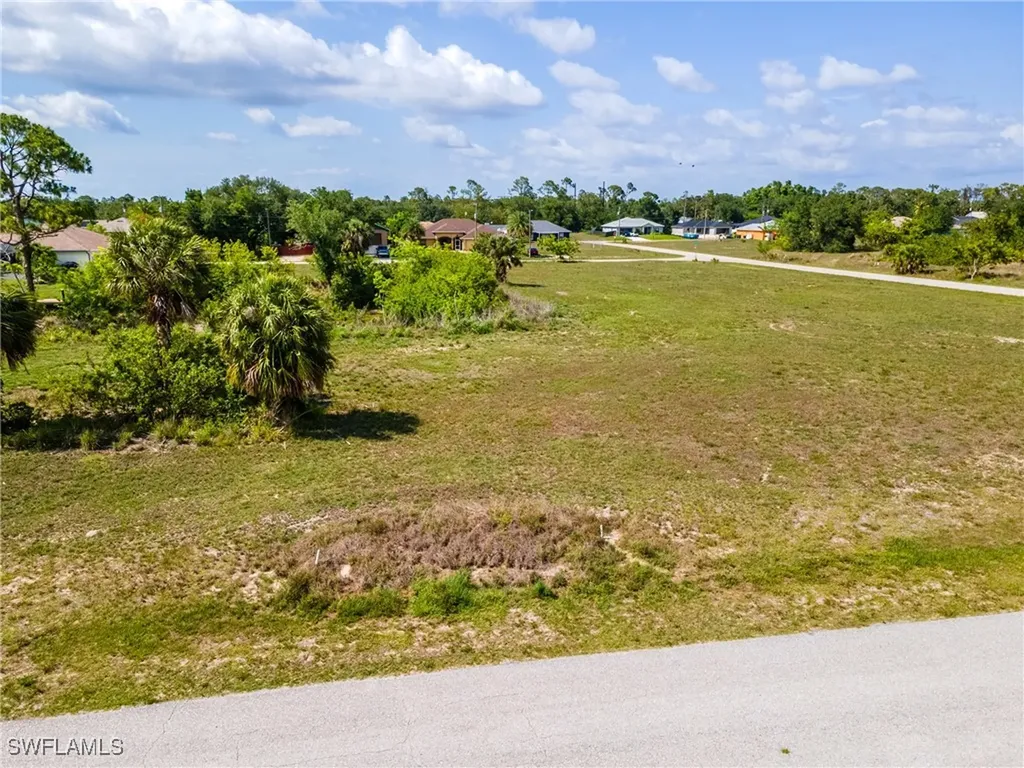 2205 NE 27th Street Cape Coral FL 33909