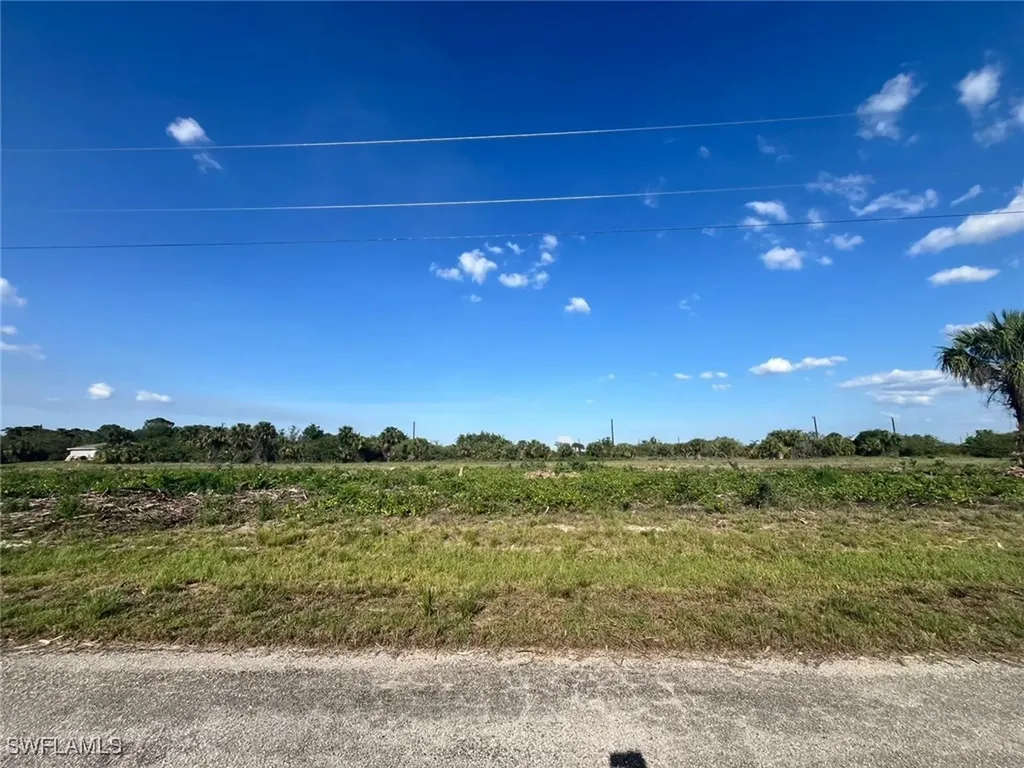 352 Phoenix Terrace Labelle FL 33935