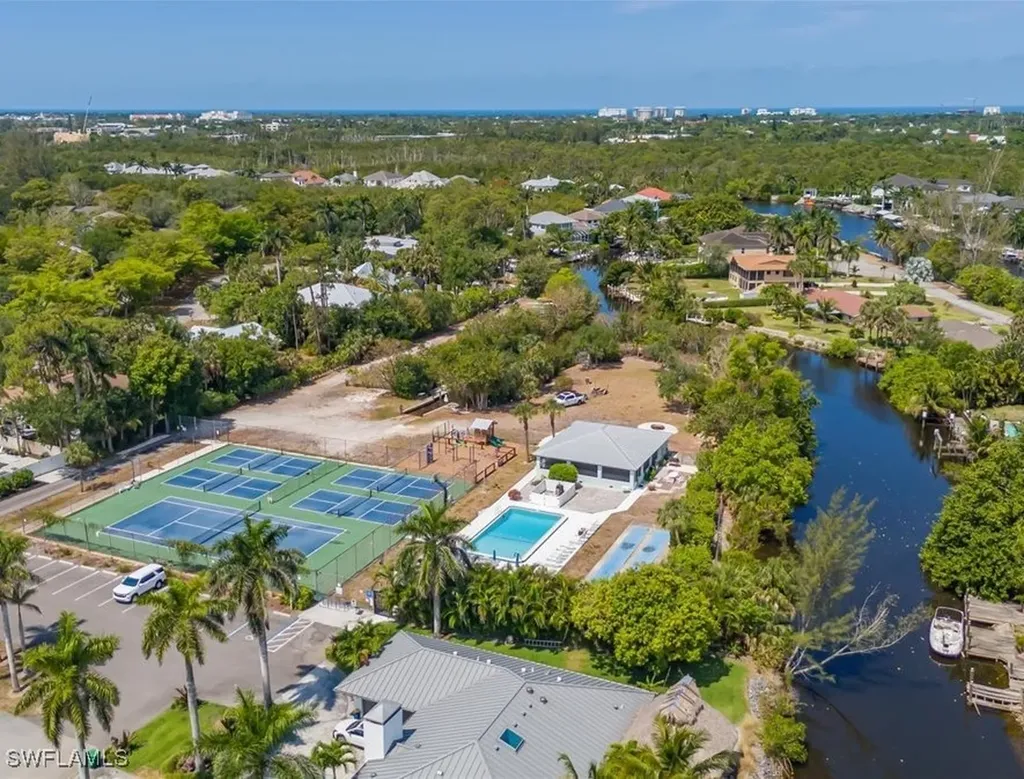 2777 Clipper Way Naples FL 34104