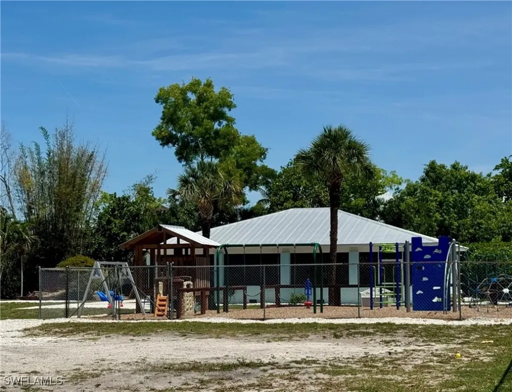 2777 Clipper Way Naples FL 34104